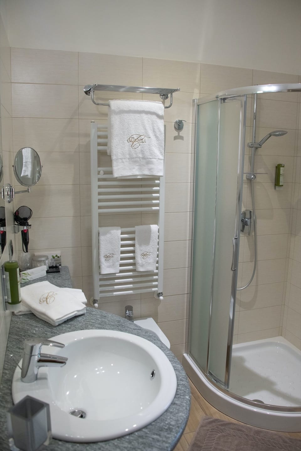 Comfort Double or Twin Room, Hill View | Bathroom | Shower, hair dryer, slippers, bidet
