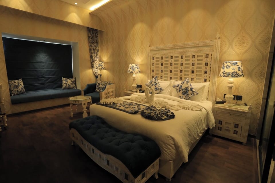 Cottage Deluxe Room | Premium bedding, individually furnished, desk, laptop workspace