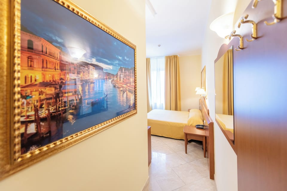 Deluxe Double or Twin Room | Soundproofing, free WiFi, wheelchair access
