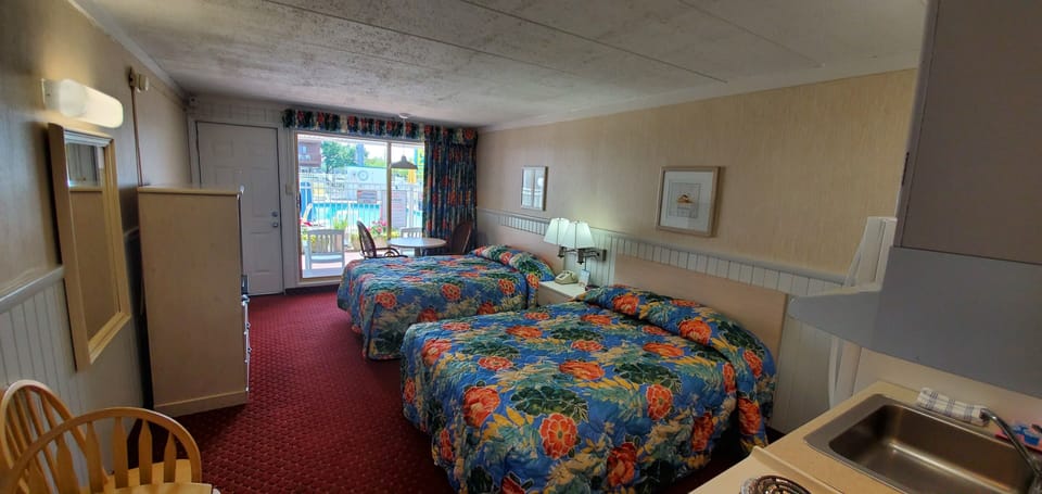 Room, 2 Queen Beds, Kitchenette | Bed sheets