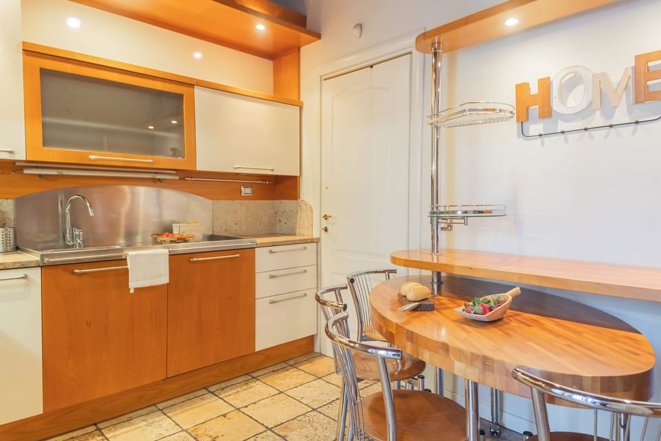 Apartment (2 Bedrooms) | Private kitchen | Microwave, oven, espresso maker, electric kettle
