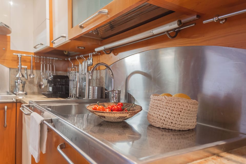 Apartment (2 Bedrooms) | Private kitchen | Microwave, oven, espresso maker, electric kettle