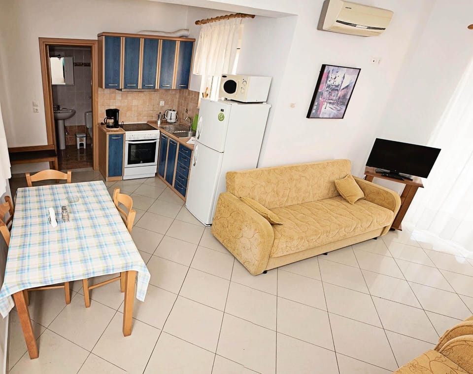 Classic Apartment | Living area | LCD TV