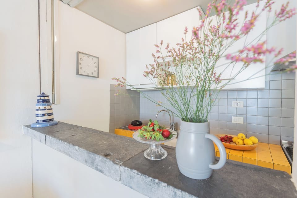 Apartment (2 Bedrooms) | Private kitchenette | Microwave, oven, espresso maker, electric kettle