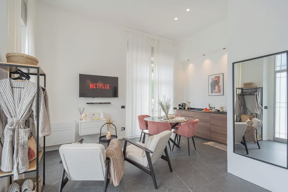 Apartment (0 Bedroom) | Living area | 32-inch TV with cable channels