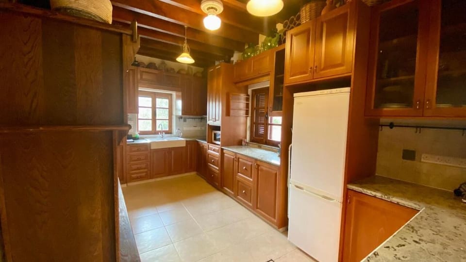 Romantic Studio Suite, Patio, Courtyard View | Private kitchen | Fridge, microwave, stovetop, dishwasher