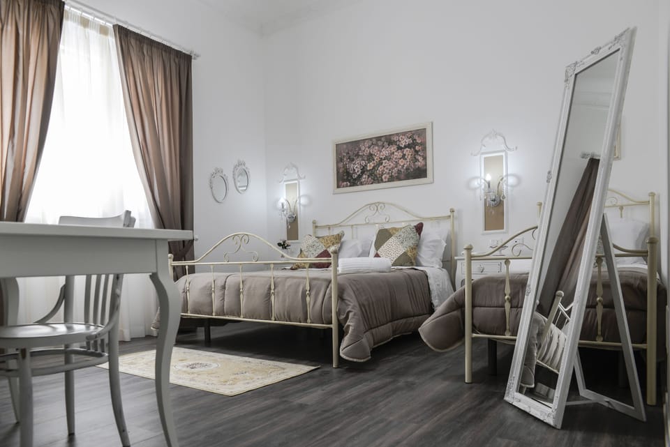 Superior Room | Premium bedding, pillowtop beds, minibar, desk