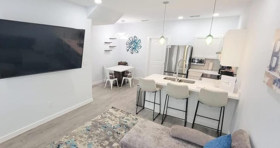 Apartment, 3 Bedrooms | Living area
