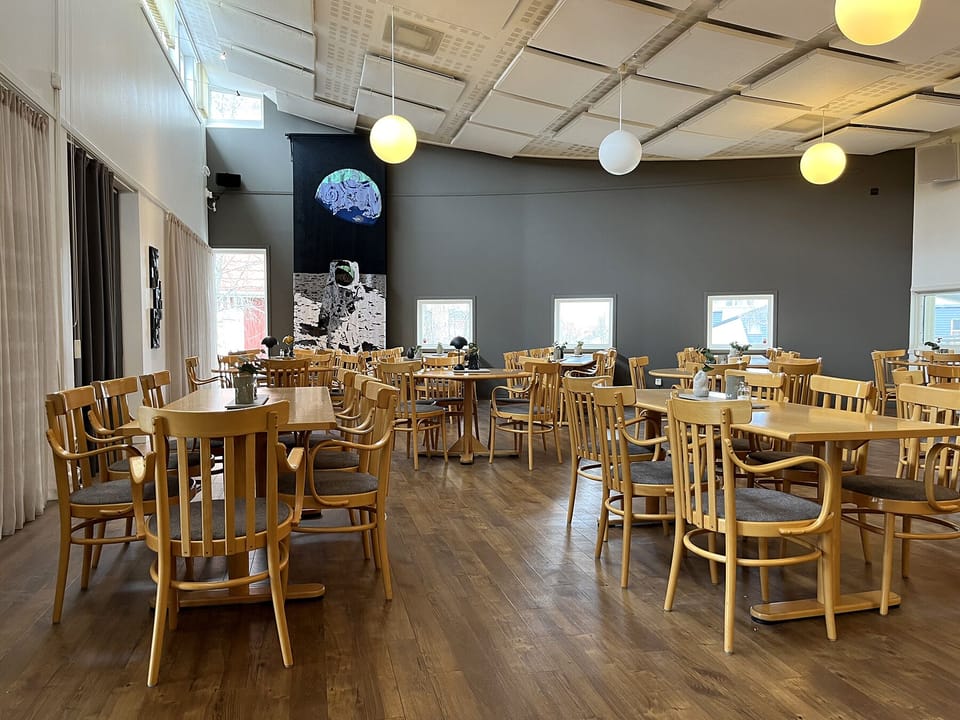 Breakfast and lunch served, local cuisine