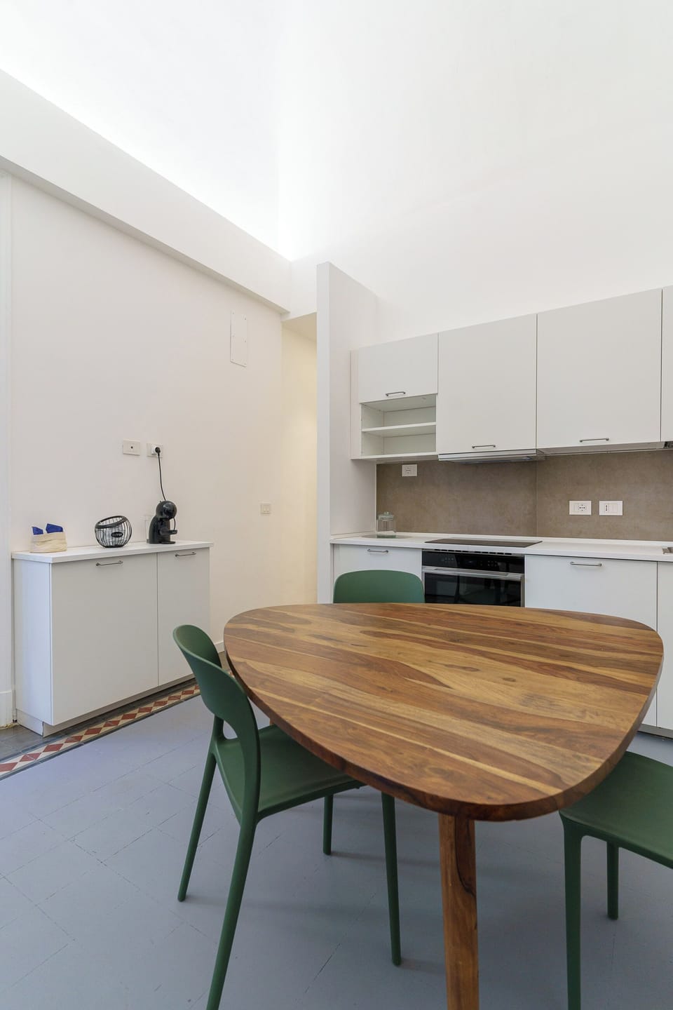 Family Apartment | Blackout drapes, soundproofing, iron/ironing board, free WiFi