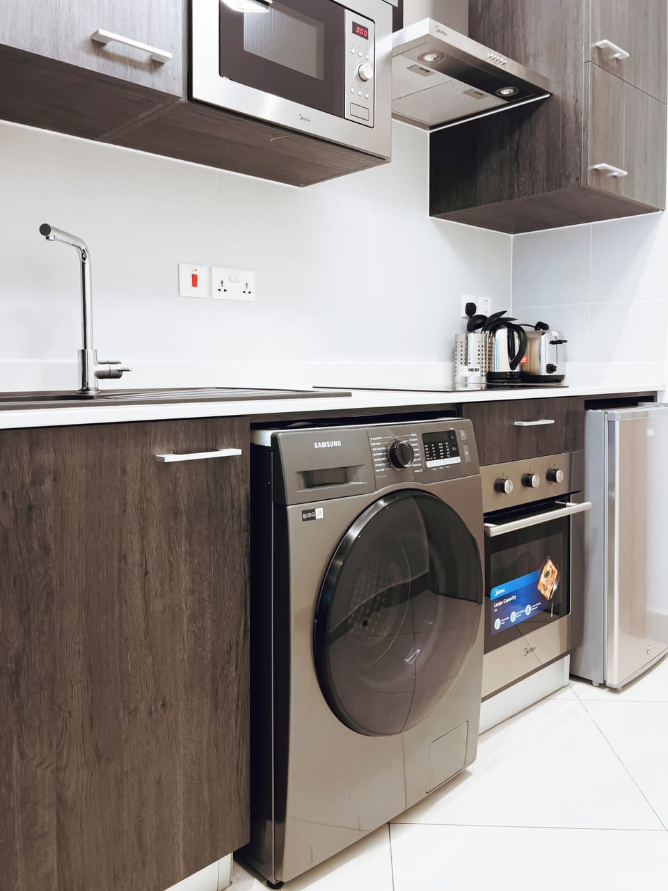 Standard Suite, Balcony, City View | Laptop workspace, blackout drapes, soundproofing, iron/ironing board