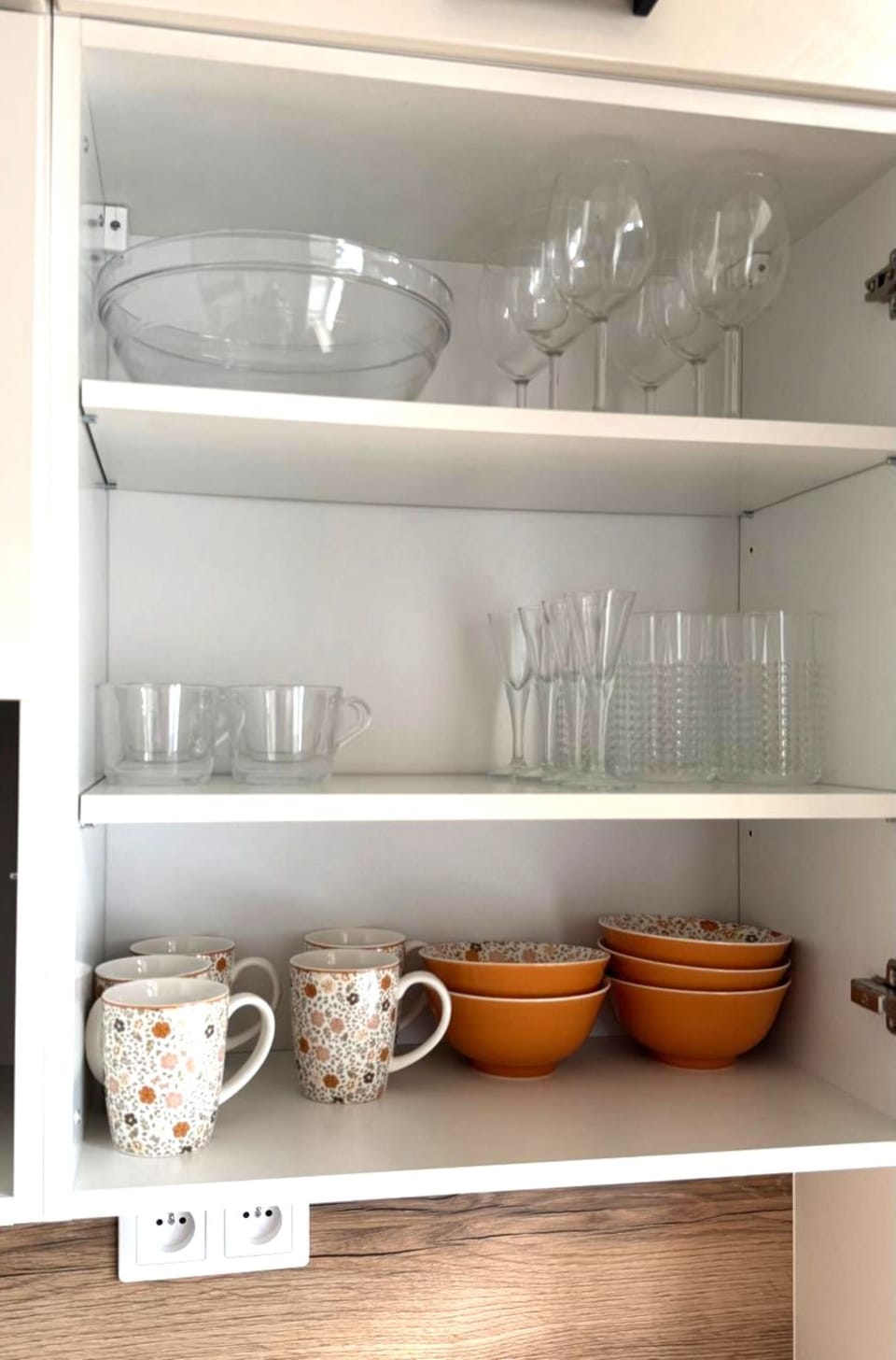 Comfort Apartment, Garden View | Private kitchen | Full-size fridge, microwave, oven, stovetop