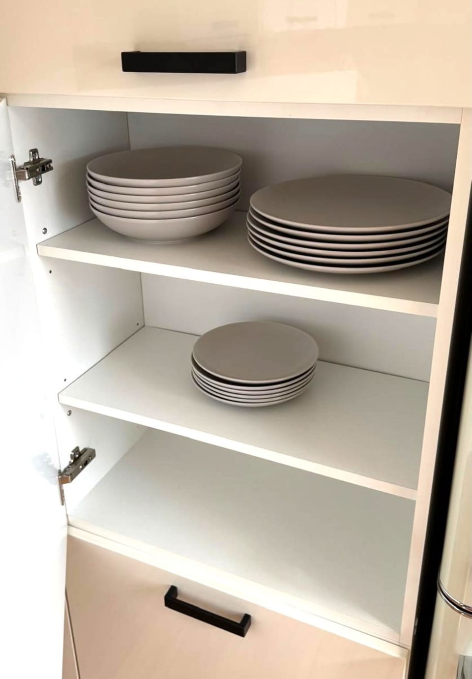 Comfort Apartment, Garden View | Private kitchen | Full-size fridge, microwave, oven, stovetop