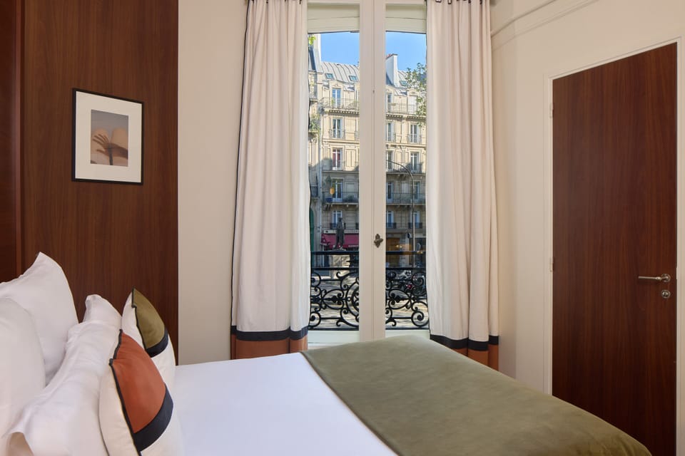 Cosy Room | Premium bedding, in-room safe, individually decorated