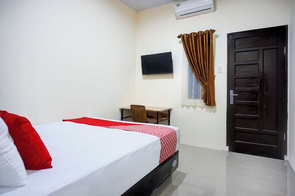 Standard Double Room | Laptop workspace, WiFi (free), bed sheets