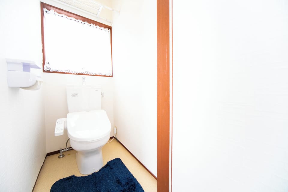 Free toiletries, bidet