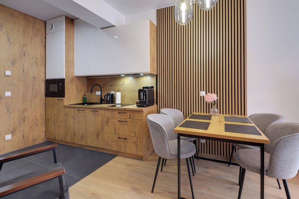 Apartment, Balcony | Private kitchenette | Electric kettle, toaster