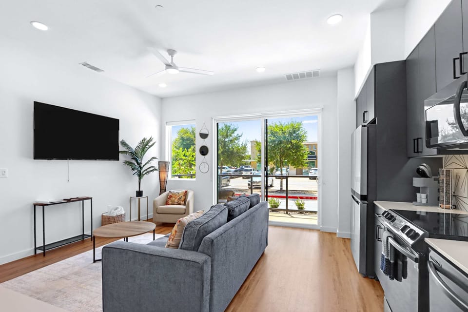 Condo, 1 Double Bed with Sofa bed, Balcony, City View (The Mercer Haus) | Interior
