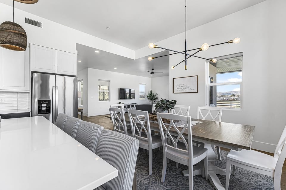 Condo, 3 Bedrooms | Dining