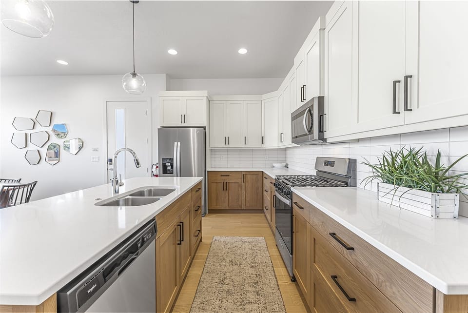 Townhome, 4 Bedrooms | Private kitchen | Coffee/tea maker, fridge, oven, toaster