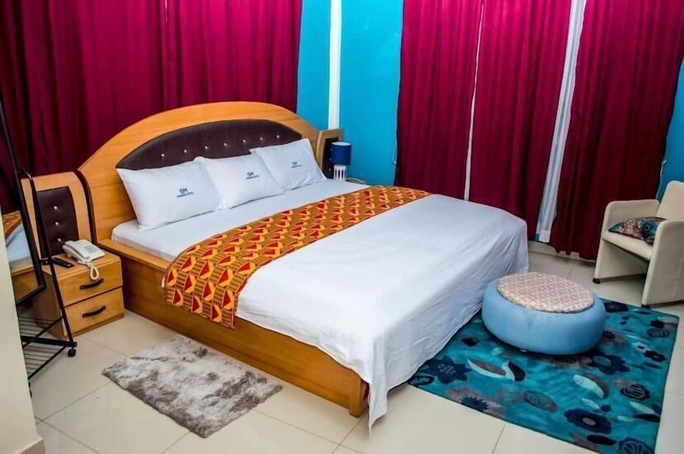 Standard Double Room | Desk, laptop workspace, iron/ironing board (on request), WiFi (free)