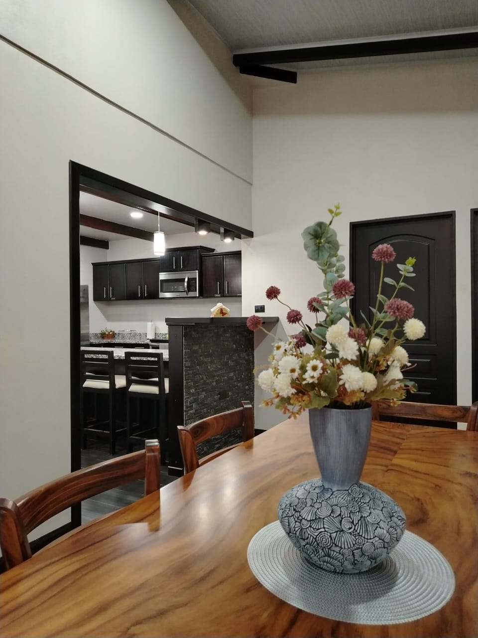 Comfort Villa | Private kitchen | Fridge, microwave, stovetop, cookware/dishes/utensils