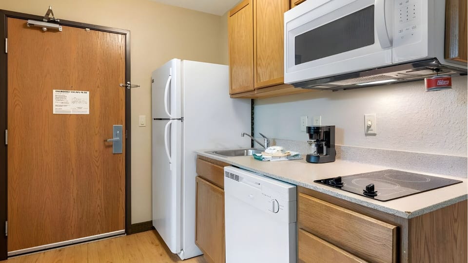 Desk, laptop workspace, free WiFi