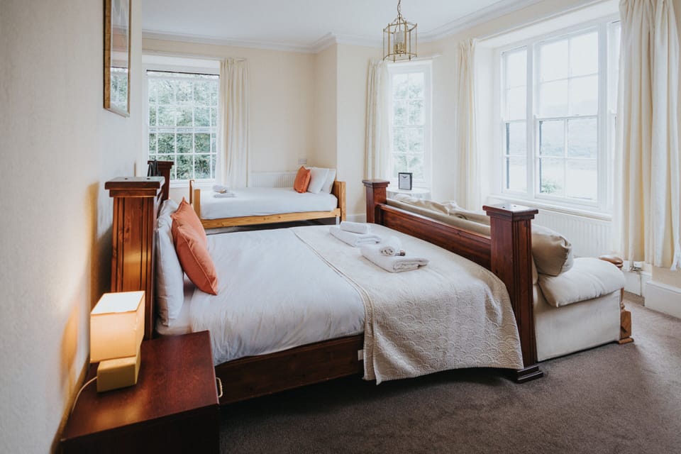 Suite, Ensuite, Mountain View | Desk, free WiFi