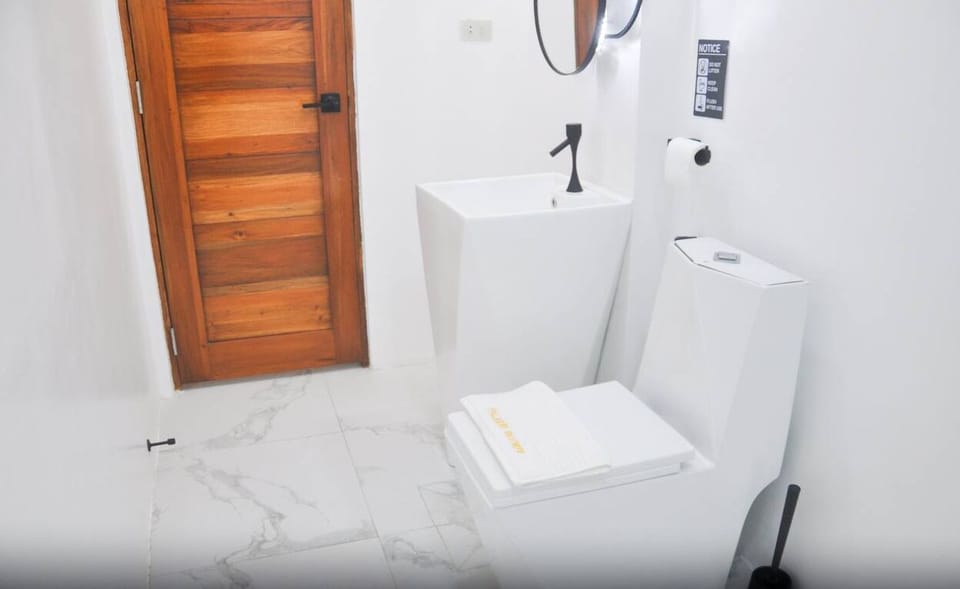 Deluxe Studio | WiFi (free), bed sheets