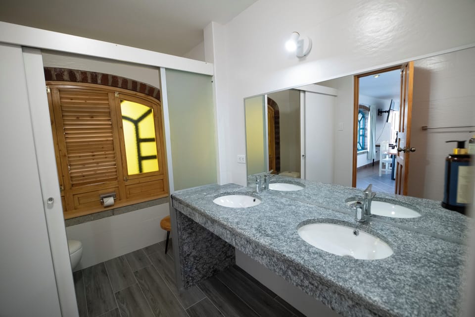 Family Room | Bathroom | Soap, toilet paper