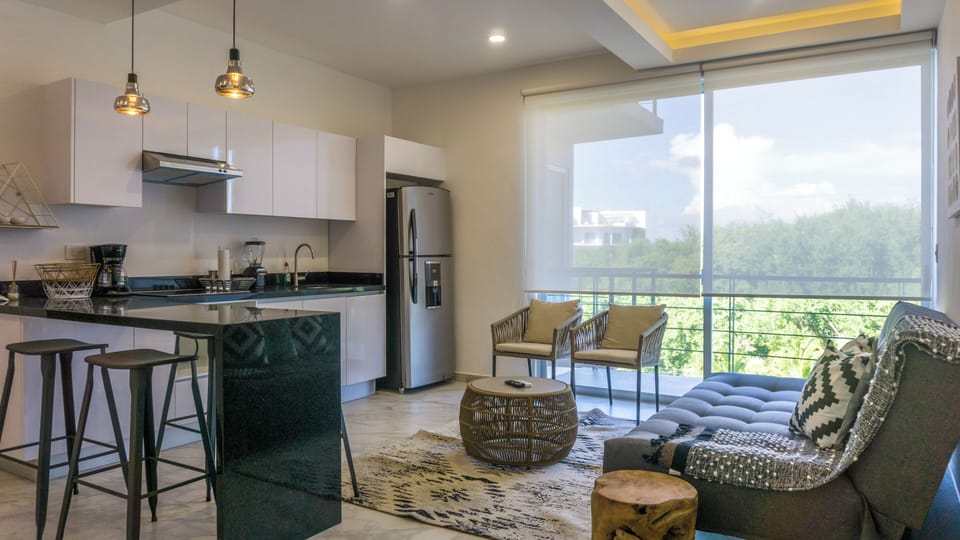 Comfort Apartment, Pool View | Living area