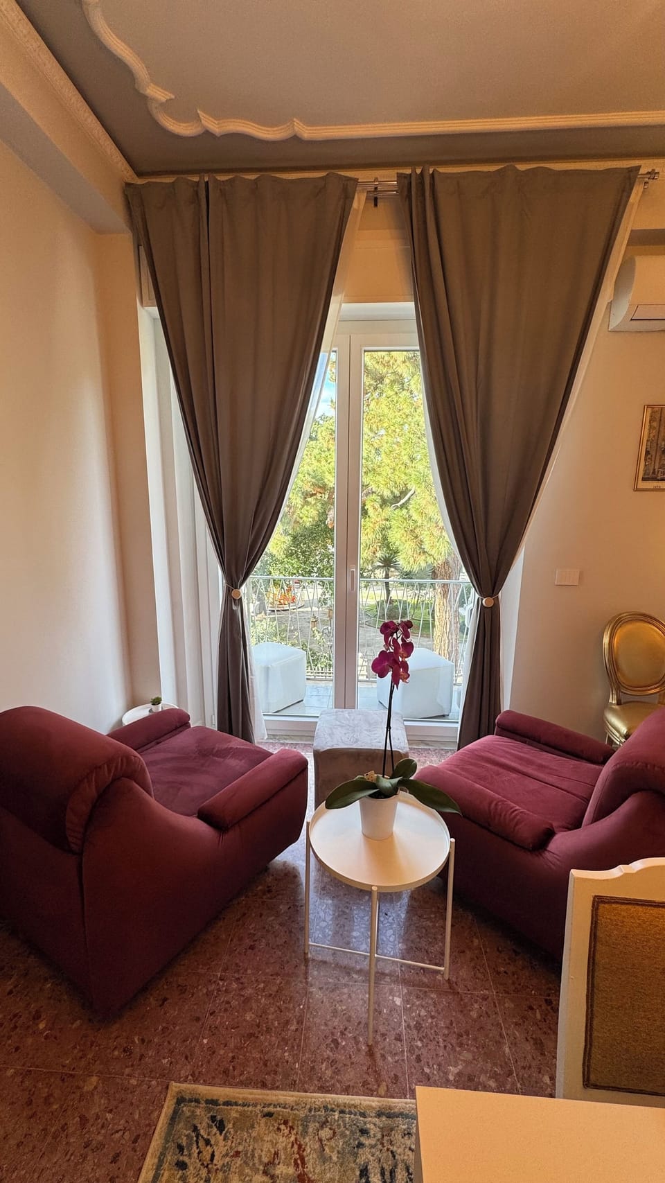 Luxury Double or Twin Room, 1 Bedroom, City View, Garden Area | Living area | 43-inch Smart TV with cable channels, pay movies