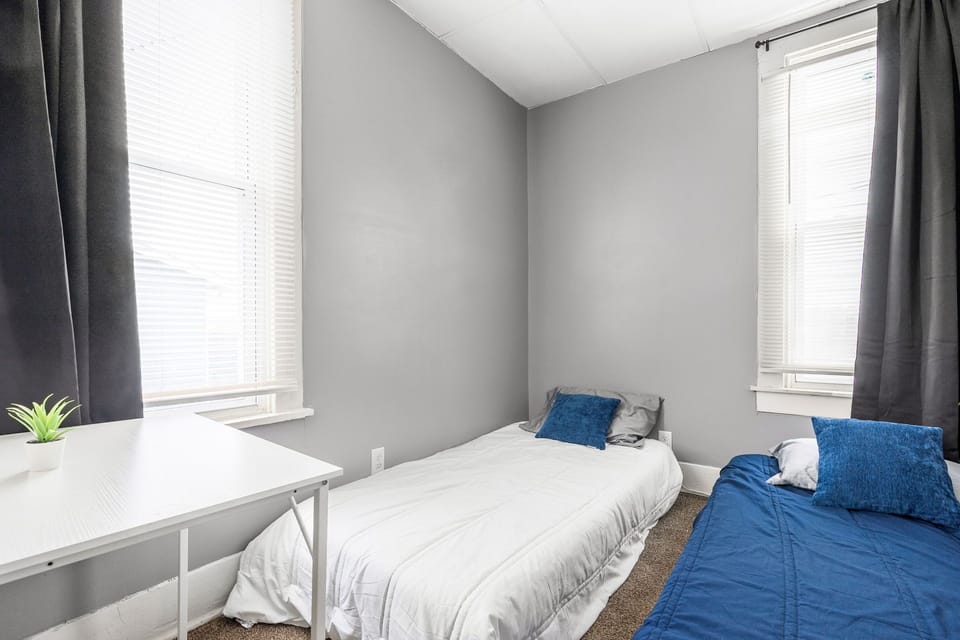 House, 2 Bedrooms, Non Smoking, Kitchen | Blackout drapes, iron/ironing board, rollaway beds (free), WiFi (free)