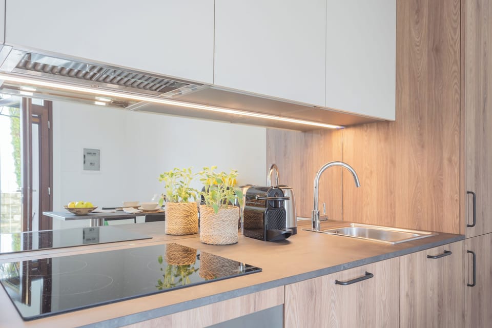 Apartment (1 Bedroom) | Private kitchen | Microwave, oven, espresso maker, electric kettle