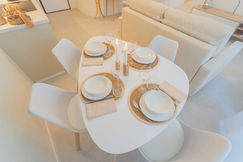 Apartment (1 Bedroom) | Dining room