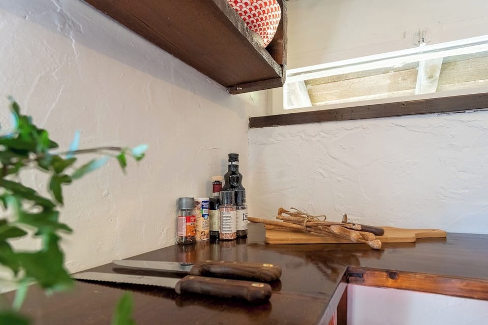 Apartment (1 Bedroom) | Dining room