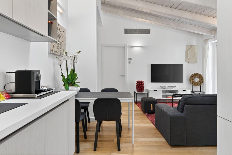 Apartment (2 Bedrooms) | Living area | 32-inch flat-screen TV with cable channels