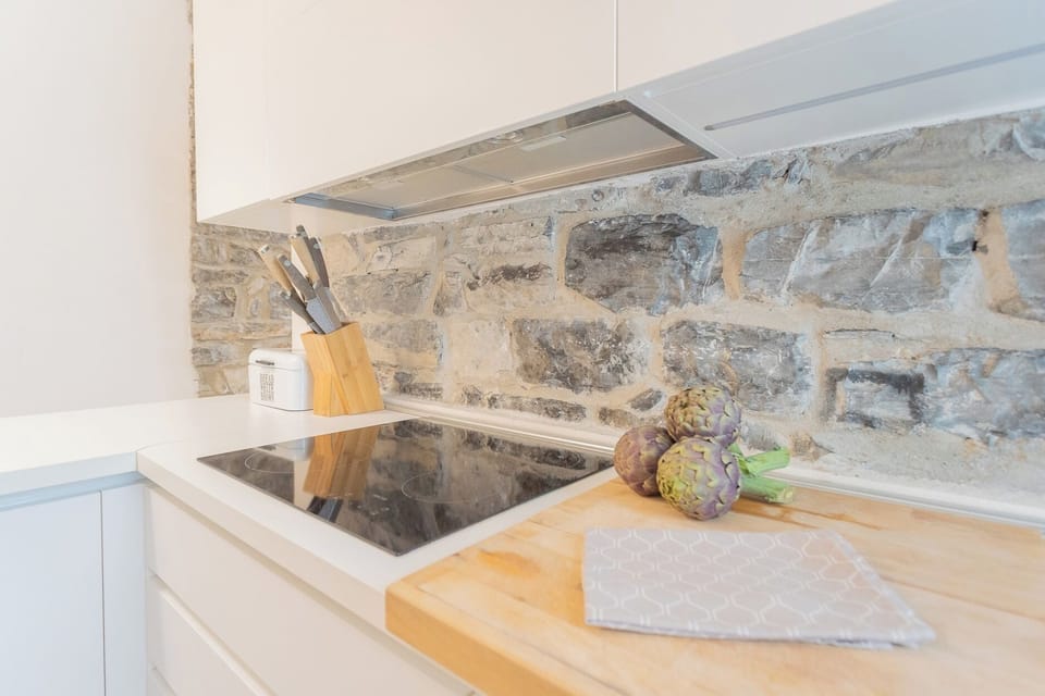 Apartment (2 Bedrooms) | Private kitchen | Fridge, microwave, oven, electric kettle