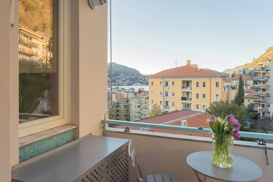 Apartment (1 Bedroom) | Balcony