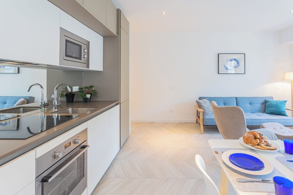 Apartment, 2 Bedrooms (2 Bedrooms) | Private kitchenette | Microwave, oven, espresso maker, electric kettle