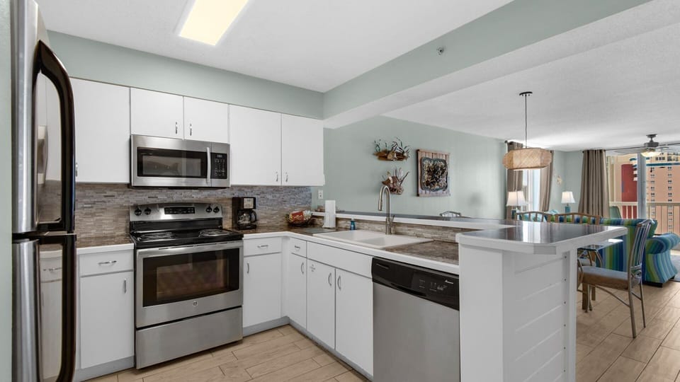 Condo, 2 Bedrooms | Private kitchen | Coffee/tea maker, fridge, oven, toaster