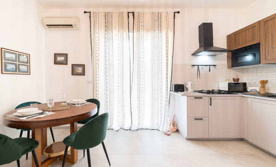 Deluxe Apartment, Balcony, City View | Soundproofing, free WiFi