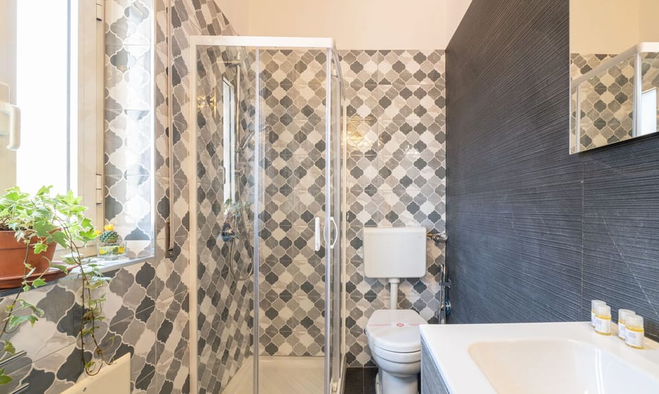 Comfort Double Room, Balcony | Bathroom