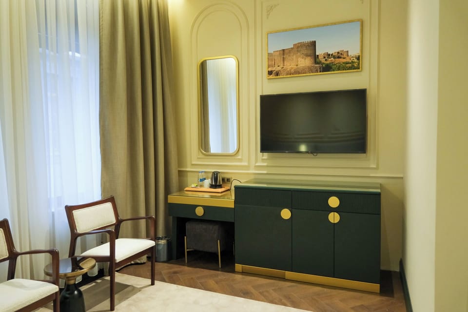 Family Room | Free WiFi