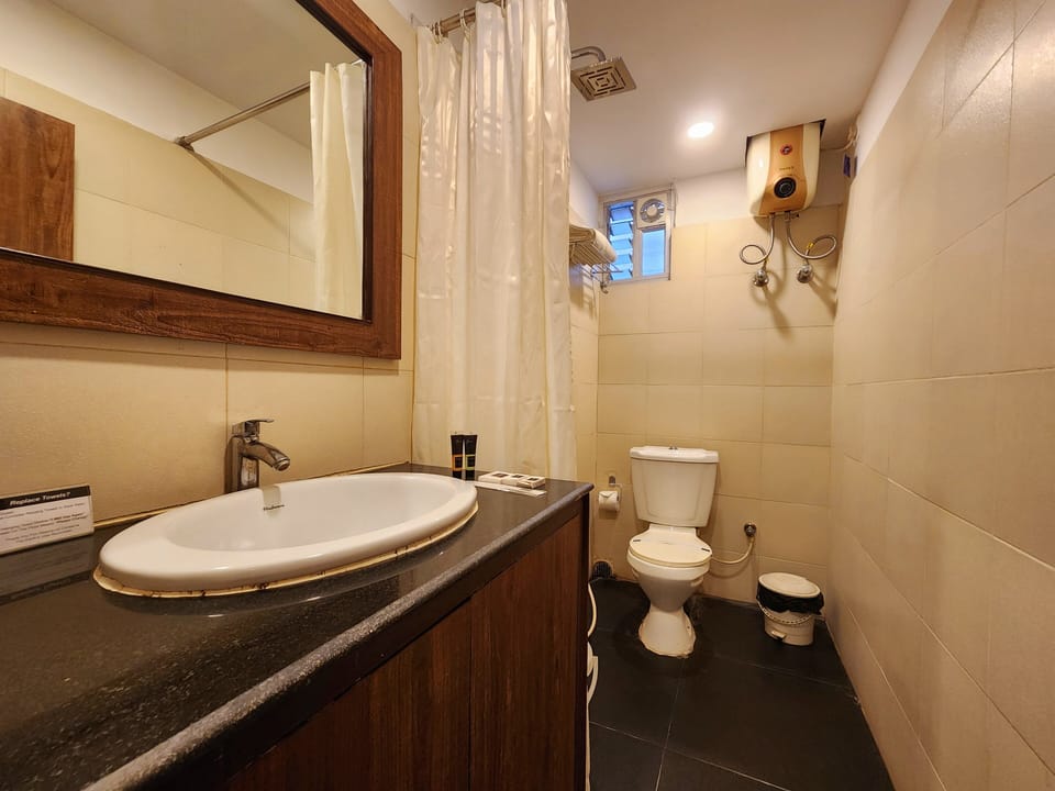 Wise Owl Comfotel Bed and Breakfast in Kolkata