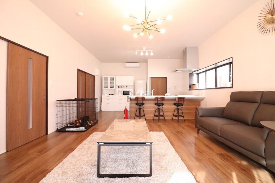 Basic House, Patio | Living area
