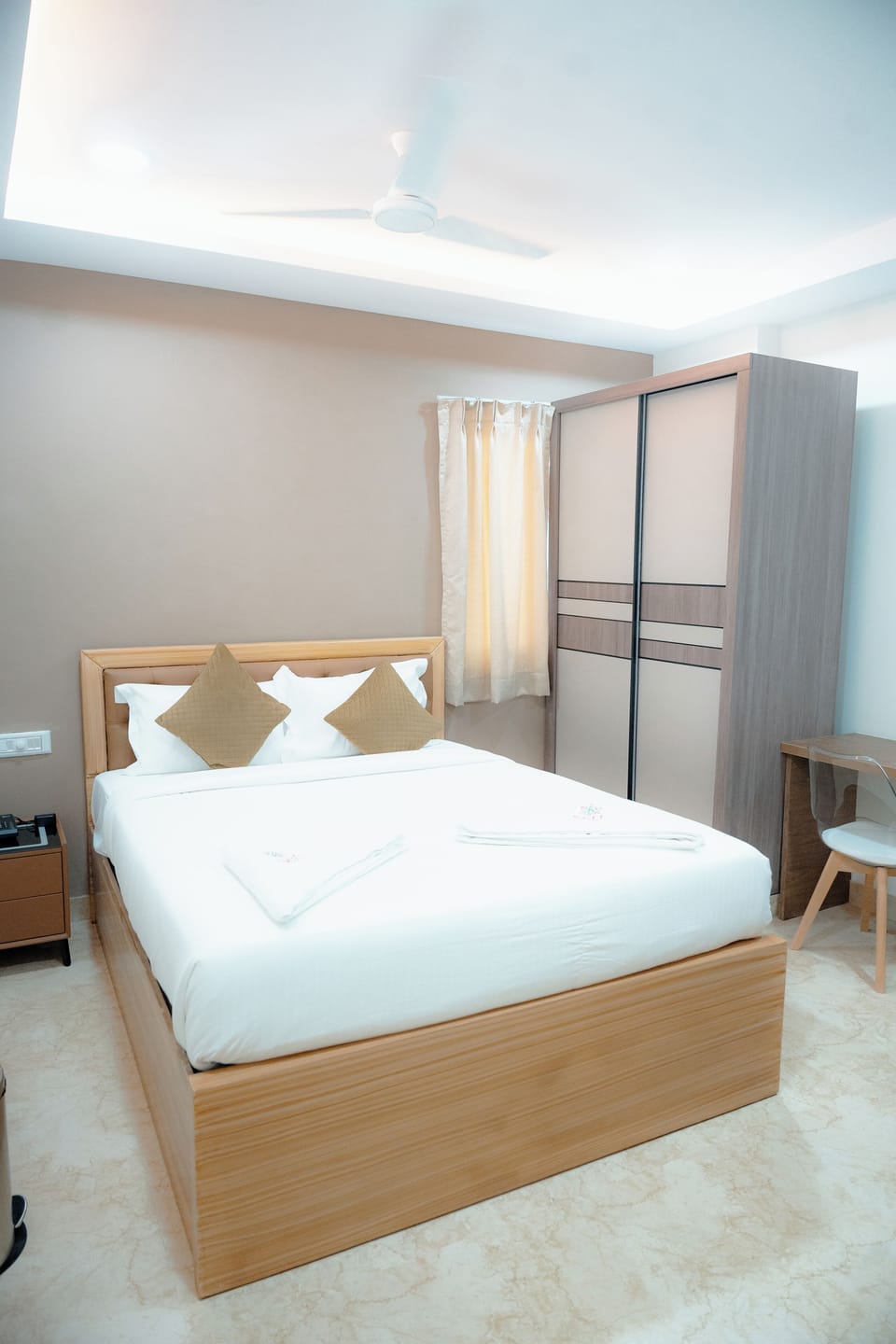 In-room safe, desk, laptop workspace, free WiFi