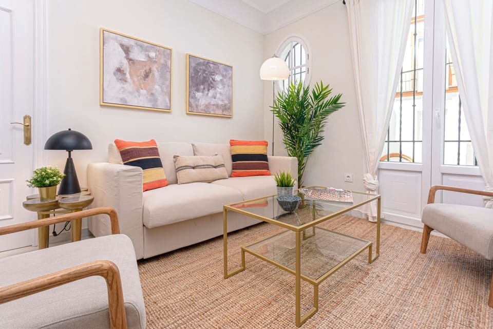 Apartment (2 Bedrooms) | Living room