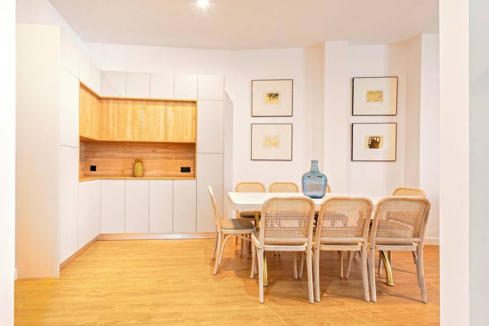 Apartment (3 Bedrooms) | In-room dining