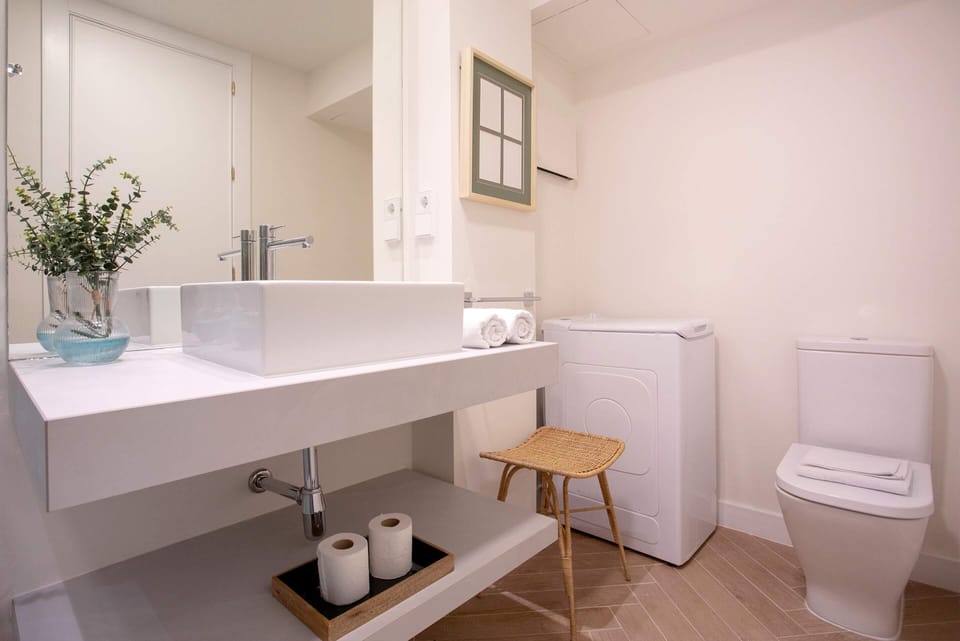 Genteel Home Santa Cruz Apartment in Seville